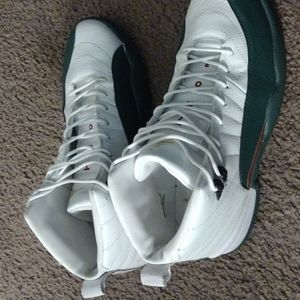 Jordan 13 who's and green with burgundy trim, size 12